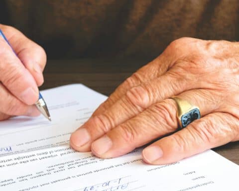 Jak uniknąć odebrania zwrotu podatku przez komornika?